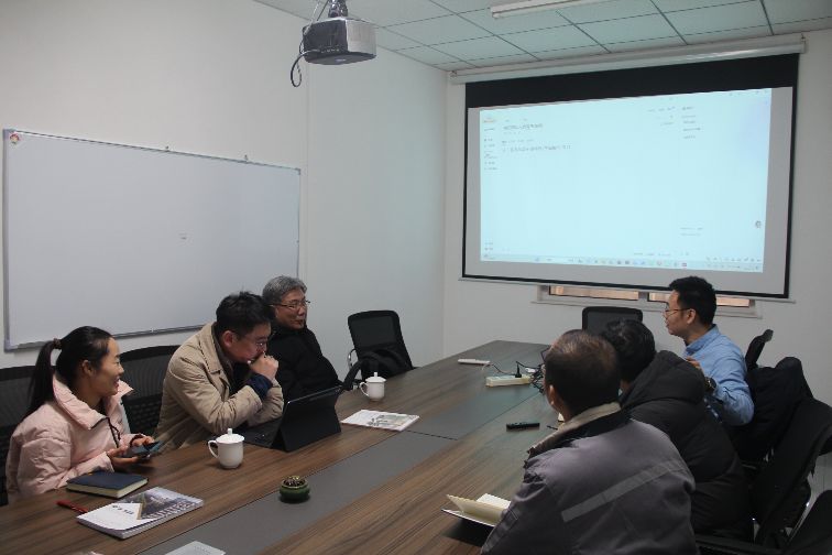 Shandong Lannuo diskutuje o začatí projektu laboratória hluku a kontroly hluku s profesorom KWAK, Moon Kyu, Ph.D. a zástupcom Liang Tongho z Dongguk University, Južná Kórea